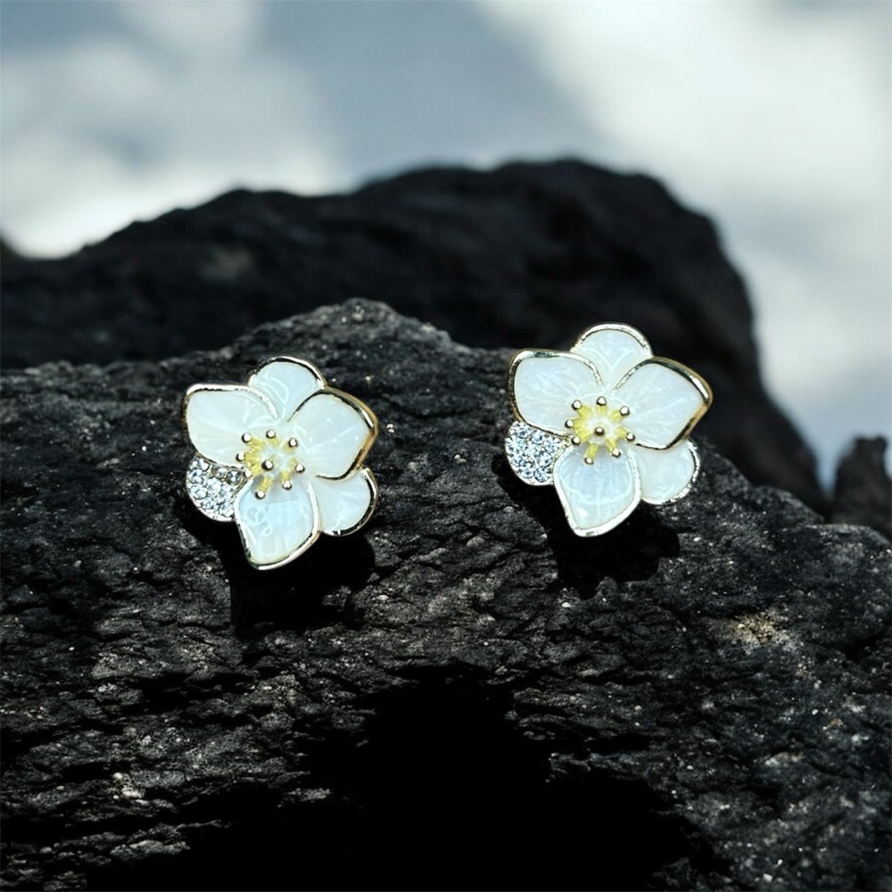 Elegant Floral Gold and White Earrings